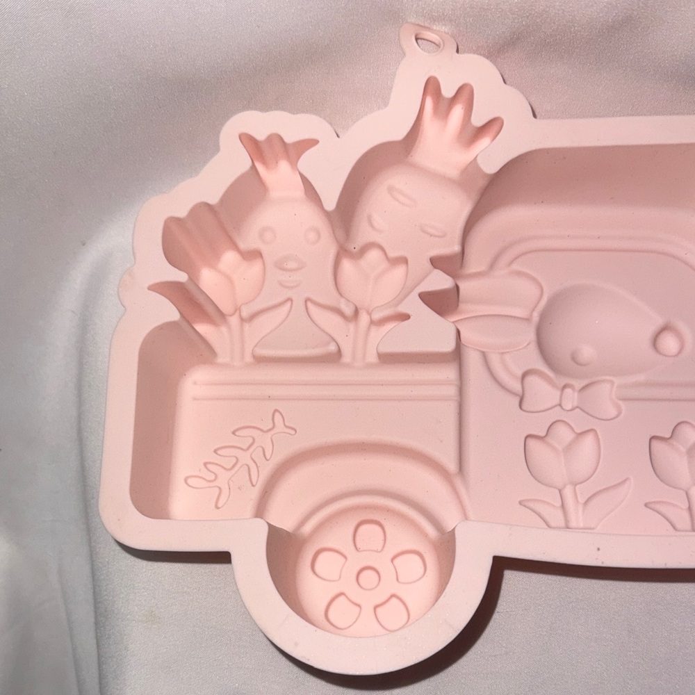 Easter Bunny Truck Silicone Baking Mold NWOT Spring - Picture 5 of 6